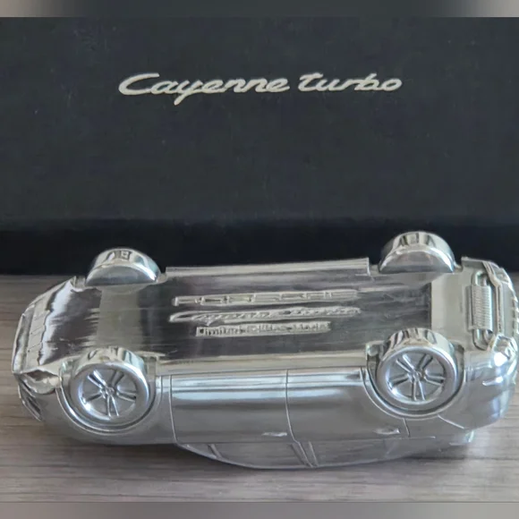 Porsche Cayenne Turbo Limited Edition 1:43 Chrome Model Car w/ Box - Picture 7 of 7